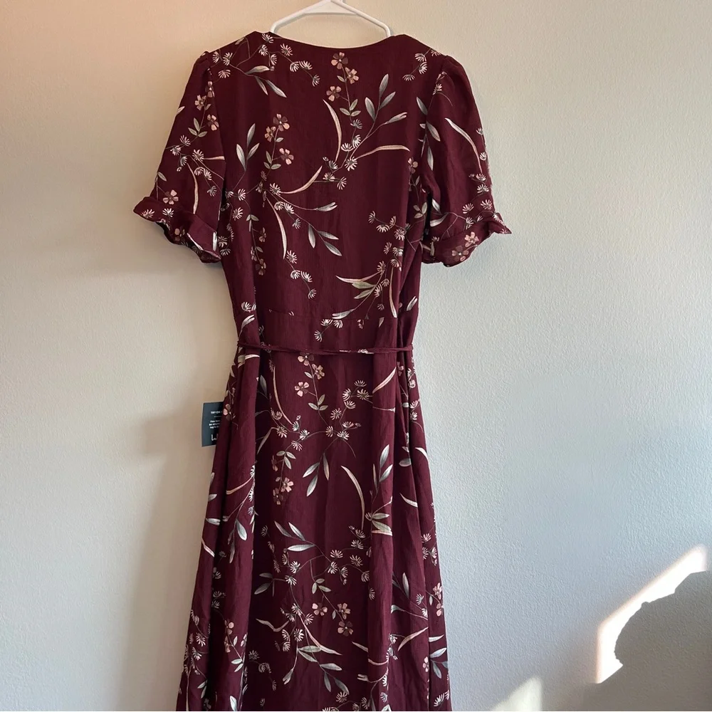 NWT Lulus Wild Winds Burgundy Floral Print High-Low Wrap Dress Size Medium - Picture 5 of 8
